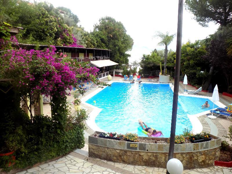 Lefkas Blue Hotel Nikiana Esterno foto