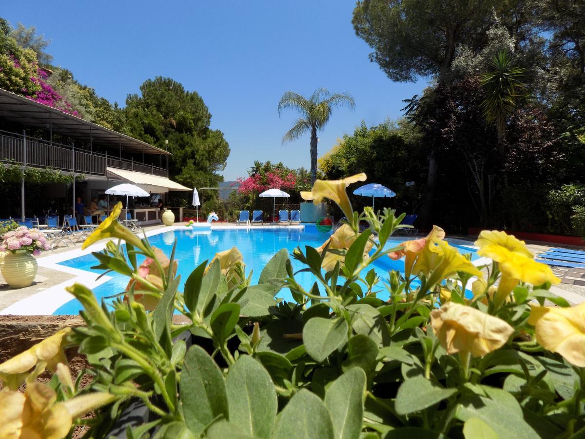 Lefkas Blue Hotel Nikiana Esterno foto