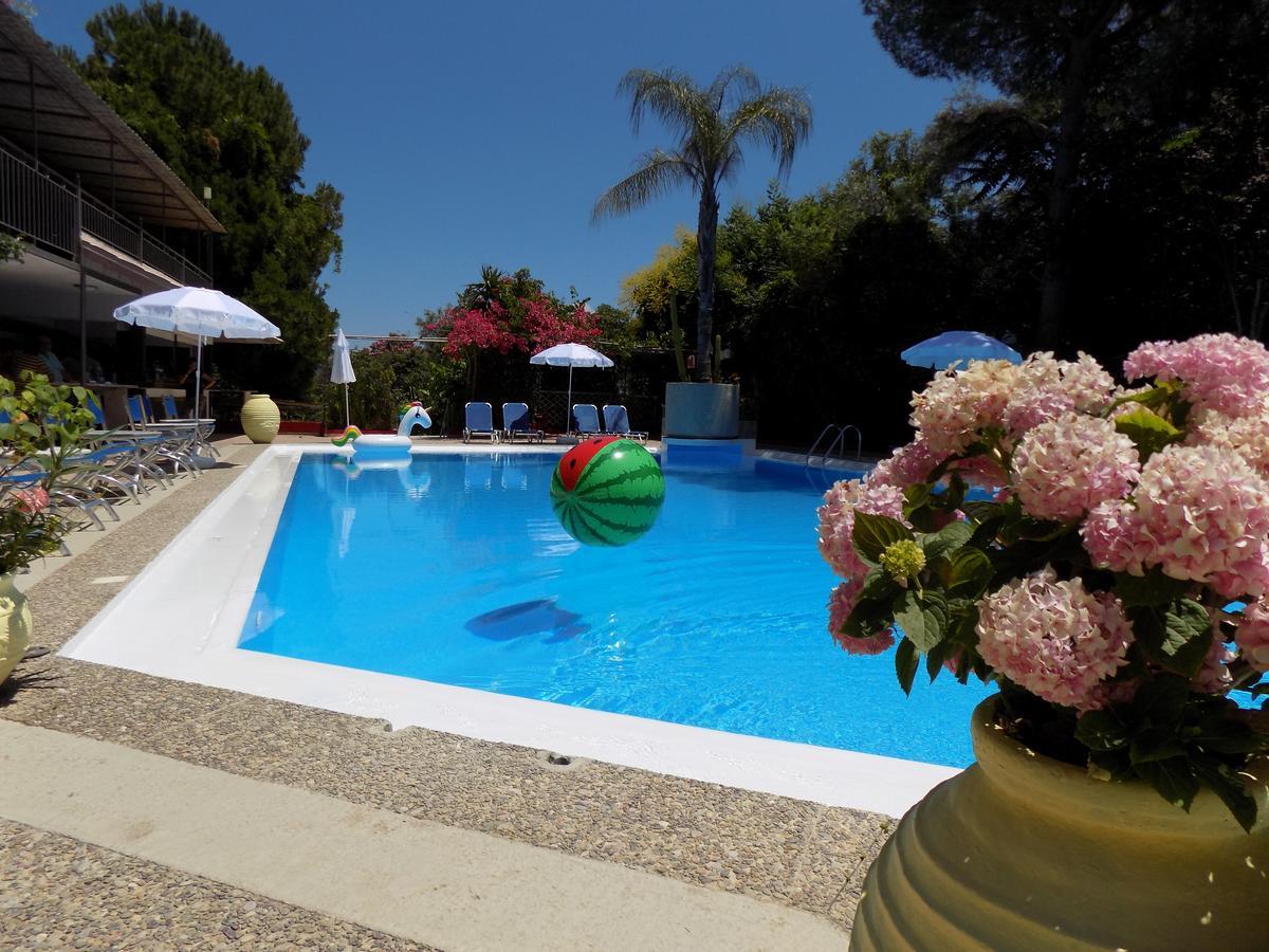 Lefkas Blue Hotel Nikiana Esterno foto