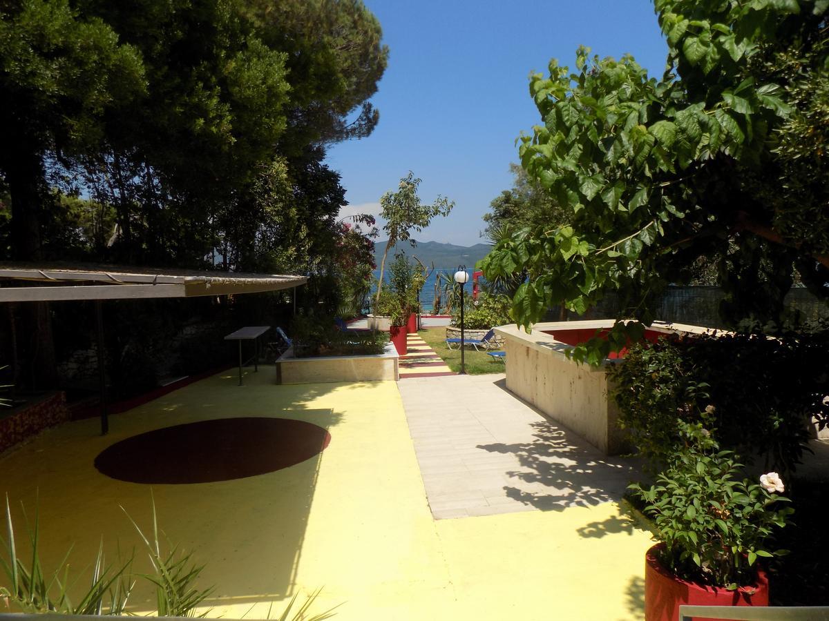 Lefkas Blue Hotel Nikiana Esterno foto