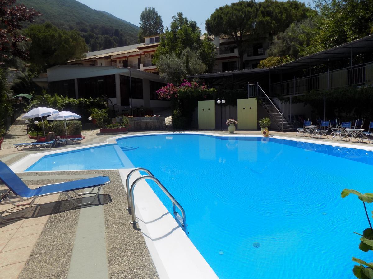 Lefkas Blue Hotel Nikiana Esterno foto