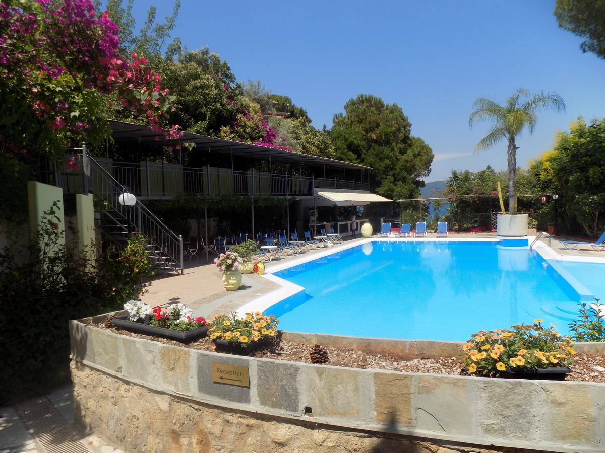 Lefkas Blue Hotel Nikiana Esterno foto