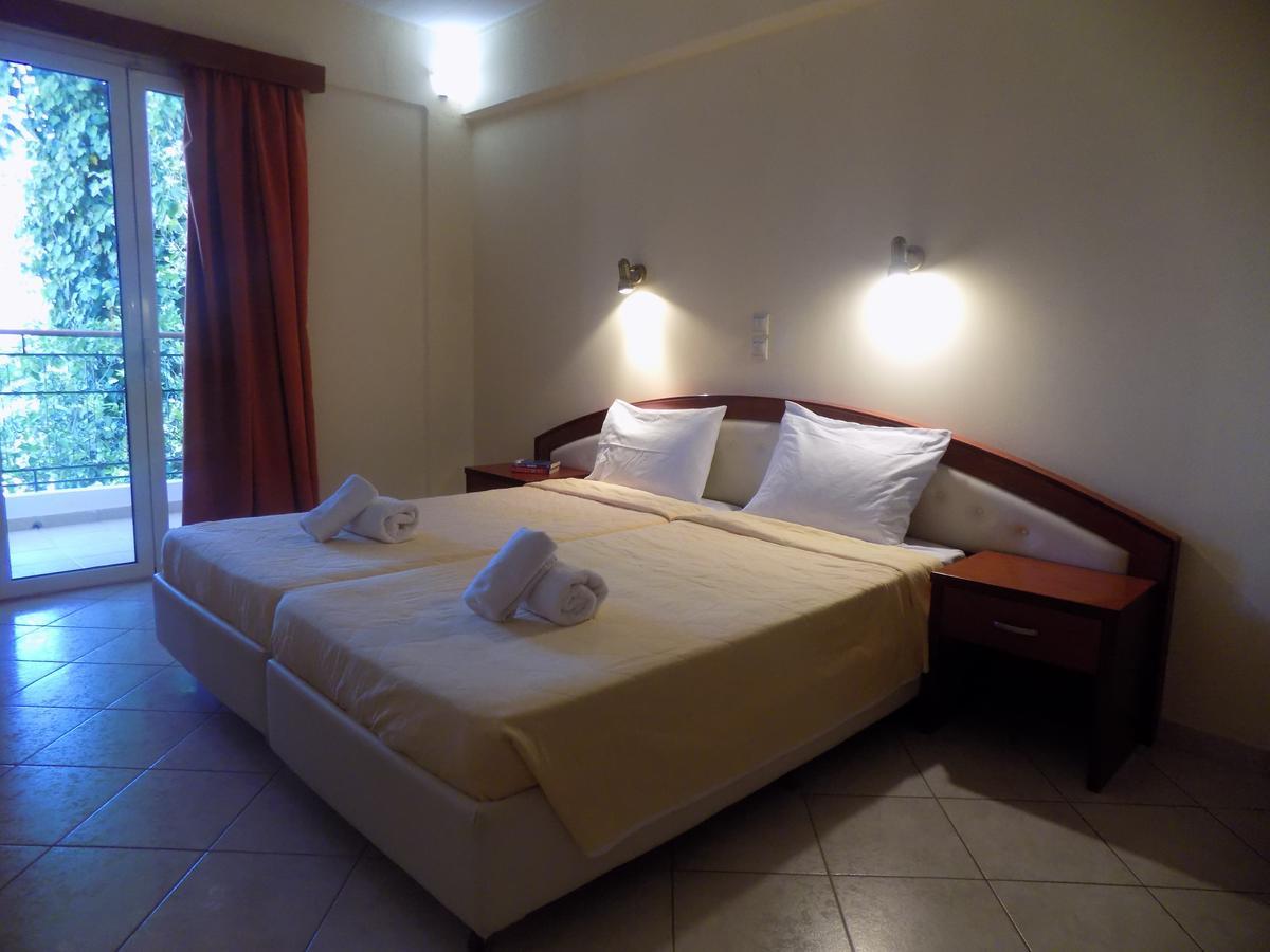 Lefkas Blue Hotel Nikiana Esterno foto
